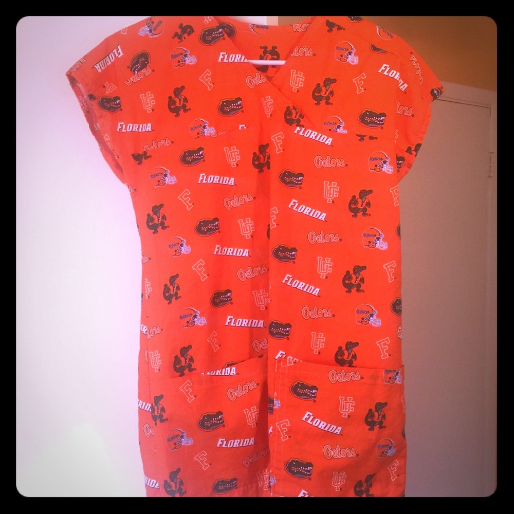 Florida gators scrub top